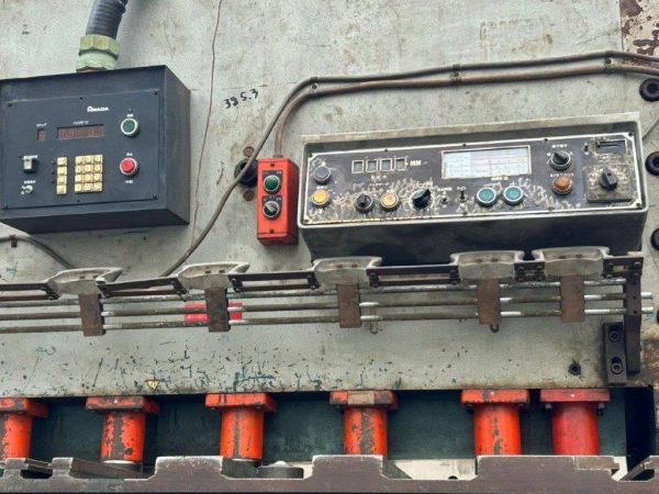 MÁY Cắt AMADA H-3013 30130344 1981